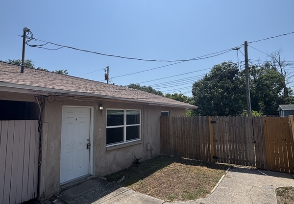 1624 CORAL WAY