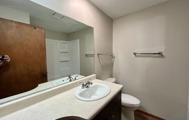 2 beds, 1 bath, 750 sqft, $895, Unit #7