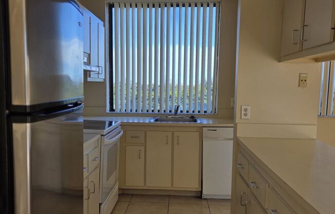 Spacious 2BD / 2BA Apartment - No minimum credit score required!