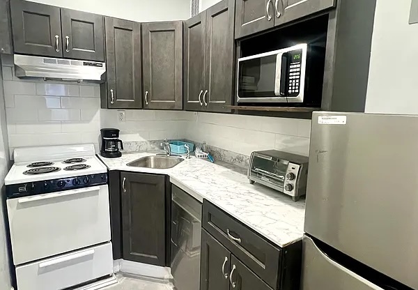 423 W 144 ST