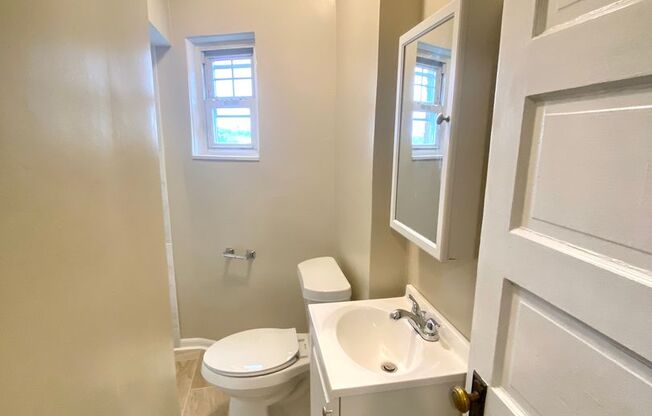 Fantastic 2 Bedroom, 1 Bathroom Townhome-Newly Renovated & Available 8/10/2023!