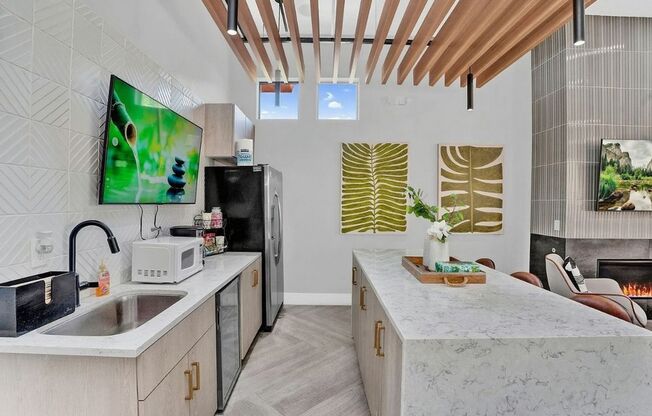 2 beds, 2 baths, $1,595