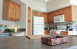 2 beds, 2 baths, 1,016 sqft, $1,365