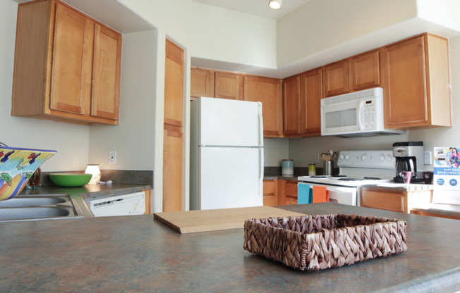 2 beds, 2 baths, 1,016 sqft, $1,365