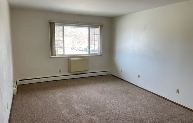 1 bed, 1 bath, $849, Unit 2129 206