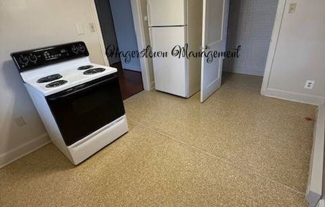 2 beds, 1 bath, $950, Unit 546-2-1