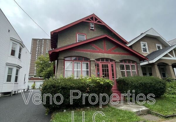 19 KENT ST