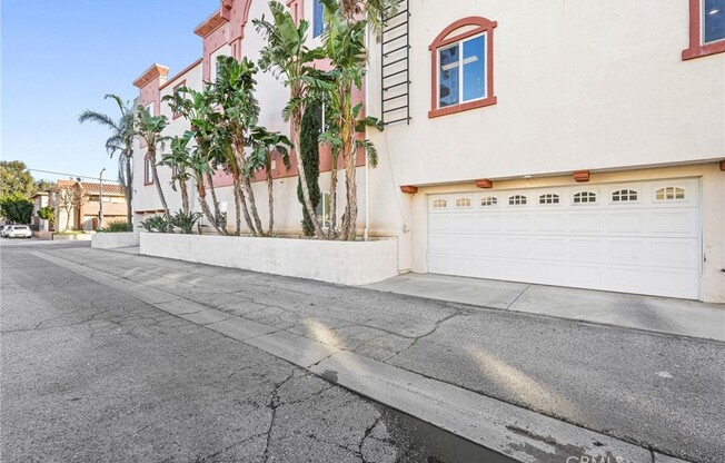 10235 INDEPENDENCE AVE