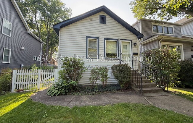 2415 HASTINGS AVE