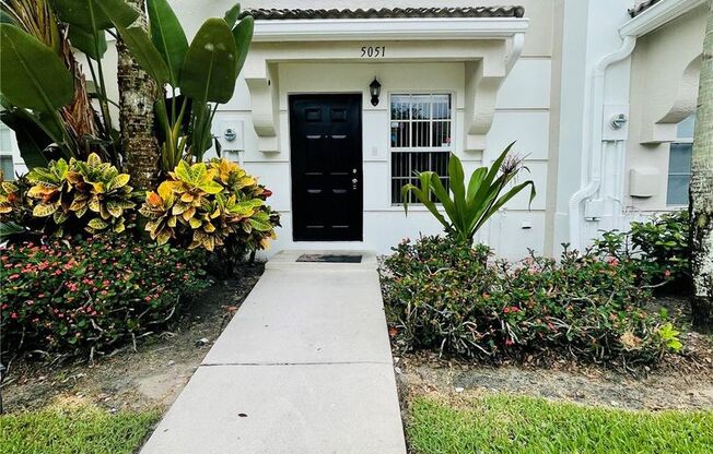 2BR/2.5BA Townhouse in Gated Jonathan’s Cove