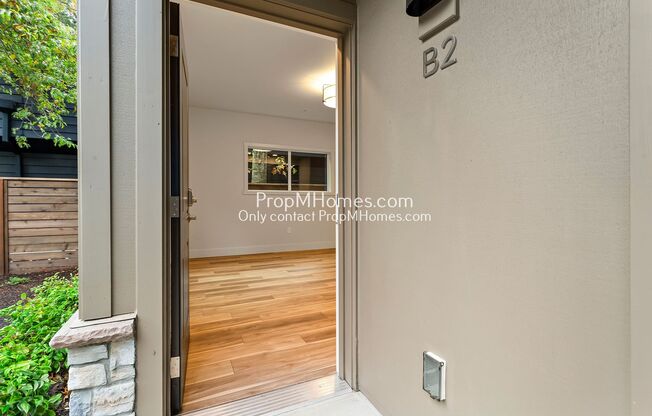 Modern Lake Grove Studio – AC + Covered Parking! DEPOSIT SPECIAL