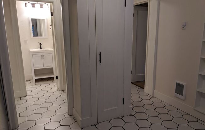 Elise Apartments