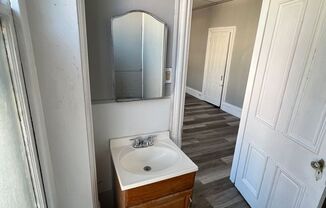 Studio, 1 bath, $1,095, Unit Apt 2 Front