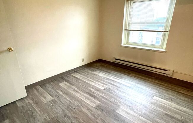 1 bed, 1 bath, $895, Unit 406