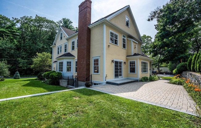 52 N BORDER RD