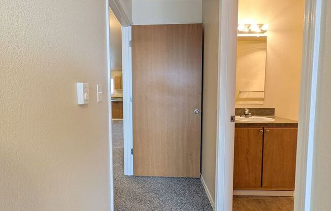 2 beds, 2 baths, 994 sqft, $1,475, Unit E101