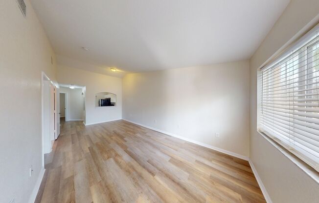 2BD/2BA Condo in Briar Bay!
