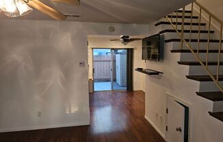 Remodeled 2bedroom 1.5 Bath Townhouse