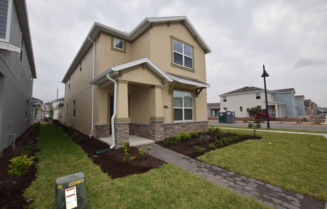 Beautiful 4 bedrooms/ 3.5 baths for rent at 11679 Boldface Dr. Orlando, FL 32832.