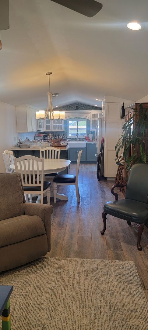 2 Bedroom, 2 Bath House Near the Beach