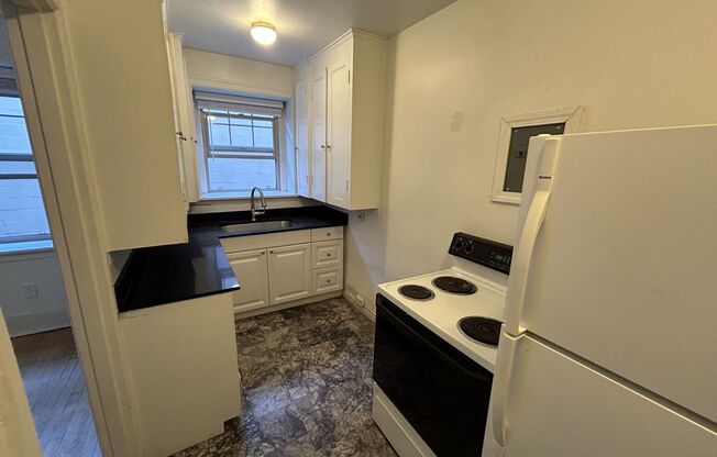 Studio, 1 bath, 347 sqft, $1,065, Unit 103