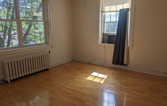 3 beds, 1 bath, $2,000