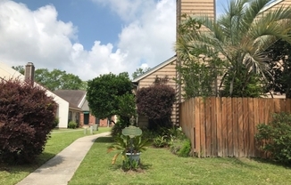 3 Bed 2 Bath Townhome behind Parc Lafayette off Kaliste Saloom