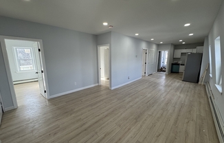 3 beds, 1 bath, 1,300 sqft, $2,300, Unit 3