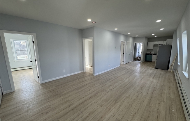 3 beds, 1 bath, 1,300 sqft, $2,300, Unit 3