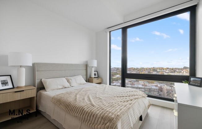 2 beds, 2 baths, $4,330, Unit 1101