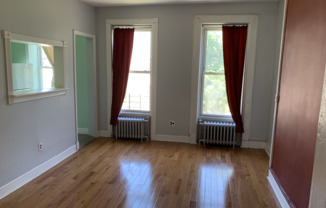 2 beds, 1 bath, $2,900, Unit 2