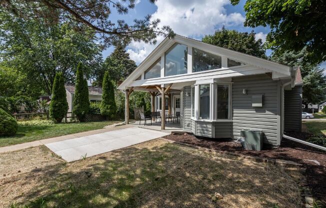 3310 N 82 ST
