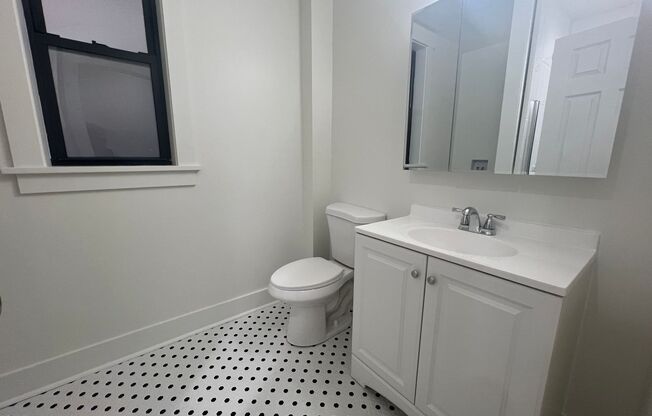 2 beds, 1 bath, 820 sqft, $1,699, Unit 7237 Penn Ave. #1A