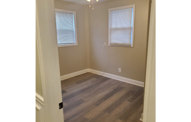 17 West Talbott Street $550 Available Room (Shared Bath)