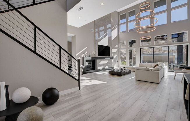Mesa Ridge Luxury Oasis Feathertop