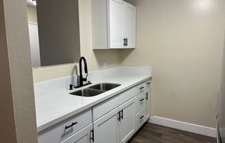 1 bed, 1 bath, 714 sqft, $1,595, Unit 010