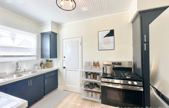 1133 S Westmoreland Ave