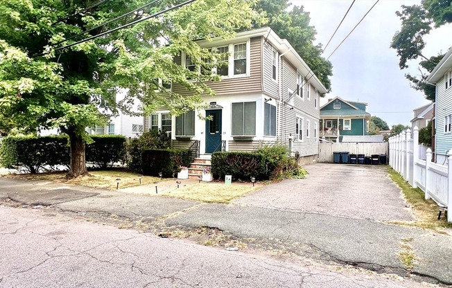63 HOLYOKE ST