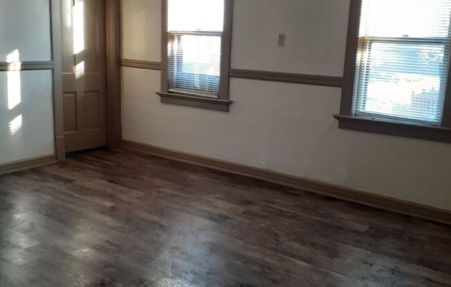 2 beds, 1 bath, 800 sqft, $850