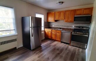 2 beds, 1 bath, 900 sqft, $2,450