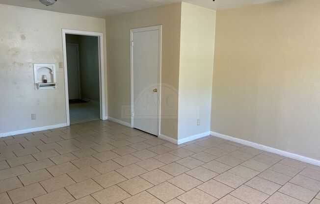 2 beds, 1 bath, $725, Unit 1608 Duncan Ave