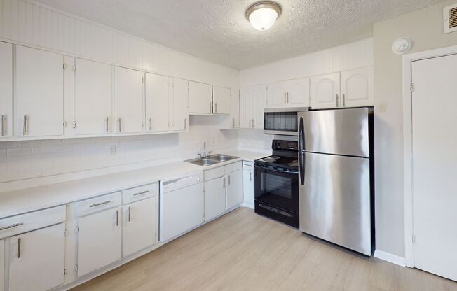2 beds, 1 bath, 770 sqft, $1,100, Unit K1