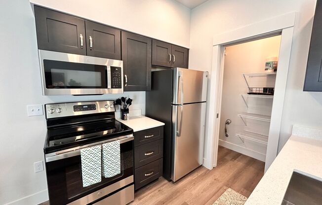 2 beds, 2 baths, 900 sqft, $1,850, Unit 111 (STR)