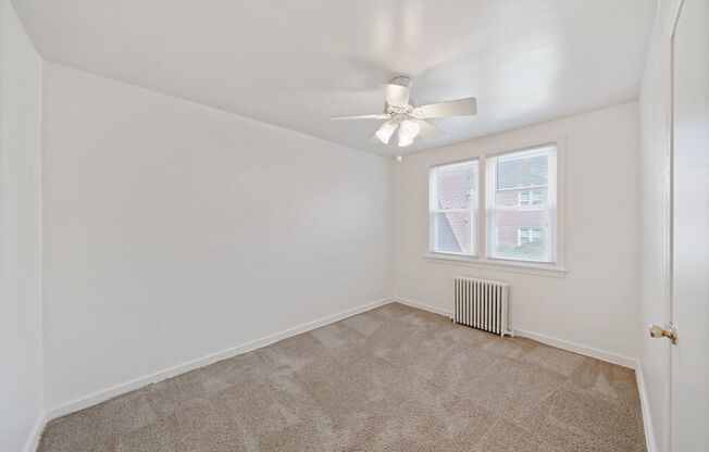 3 beds, 1 bath, 950 sqft, $1,395, Unit 619 Southcrest Drive #19