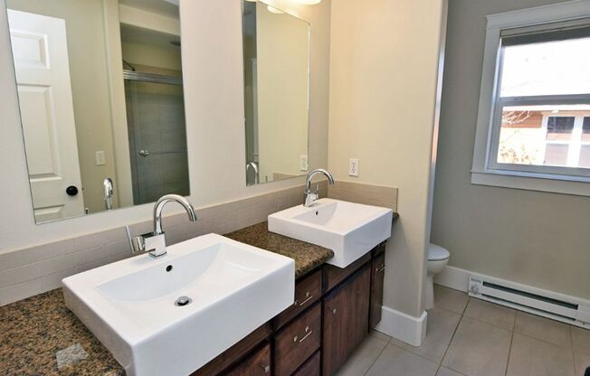 Updated 2br/1ba Bungalow with Garage & Fully Fenced Backyard!!