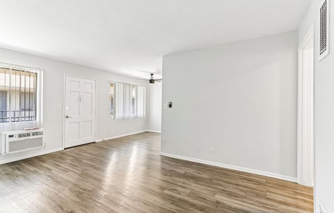 2 beds, 1 bath, 750 sqft, $1,698, Unit 209