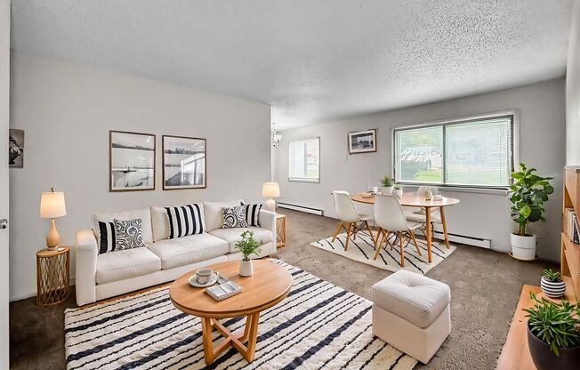 1 bed, 1 bath, 700 sqft, $760, Unit 4530-27