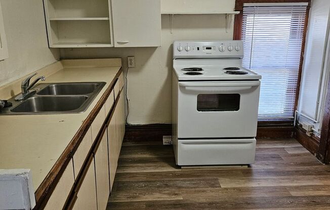 1 bed, 1 bath, $925, Unit 4