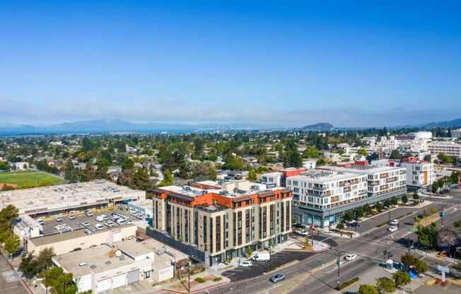 2 beds, 2 baths, 985 sqft, $4,295, Unit 405