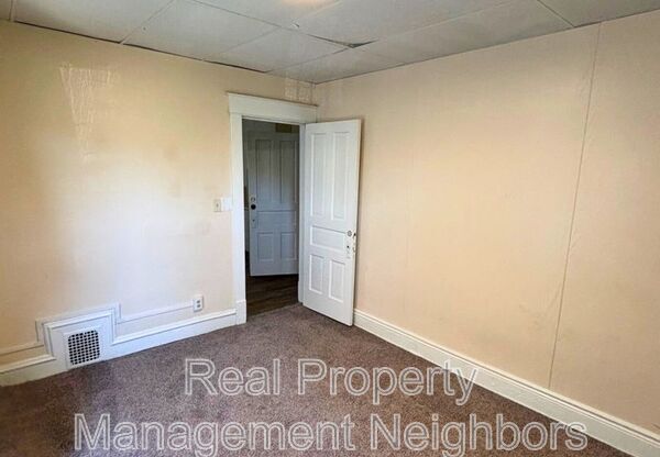 216 LAFAYETTE AVE NE